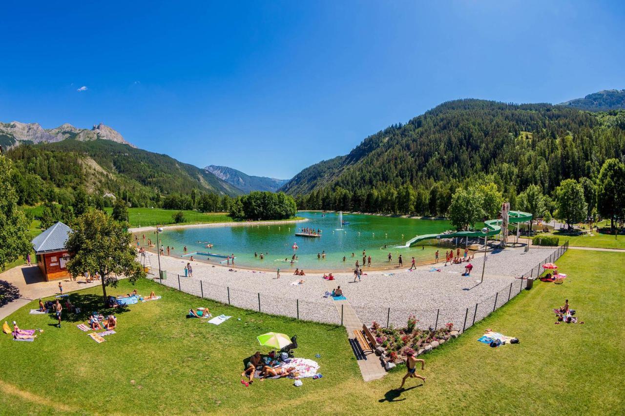 Hotel Plein Soleil Allos Bagian luar foto
