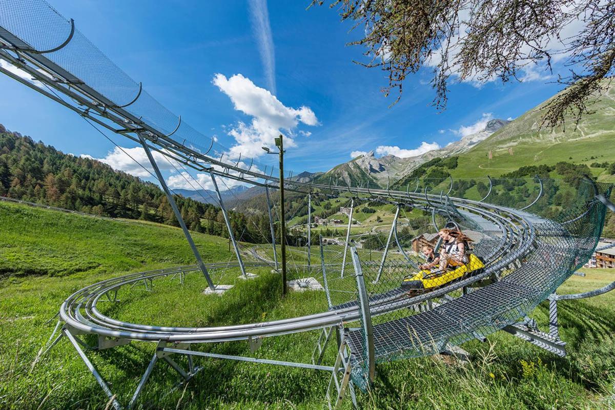 Hotel Plein Soleil Allos Bagian luar foto